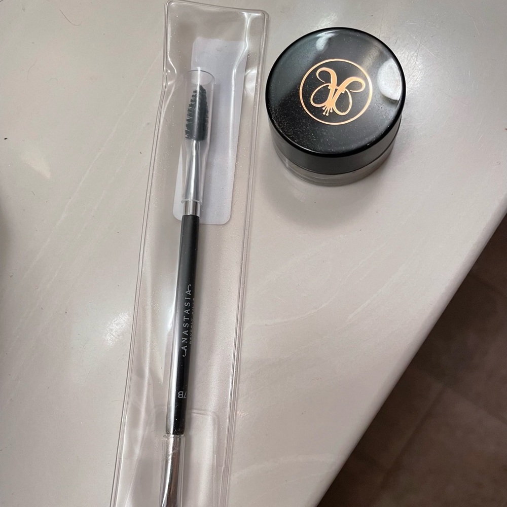 Anastasia brow gel with brush.